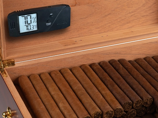 Digital hygrometer calibration
